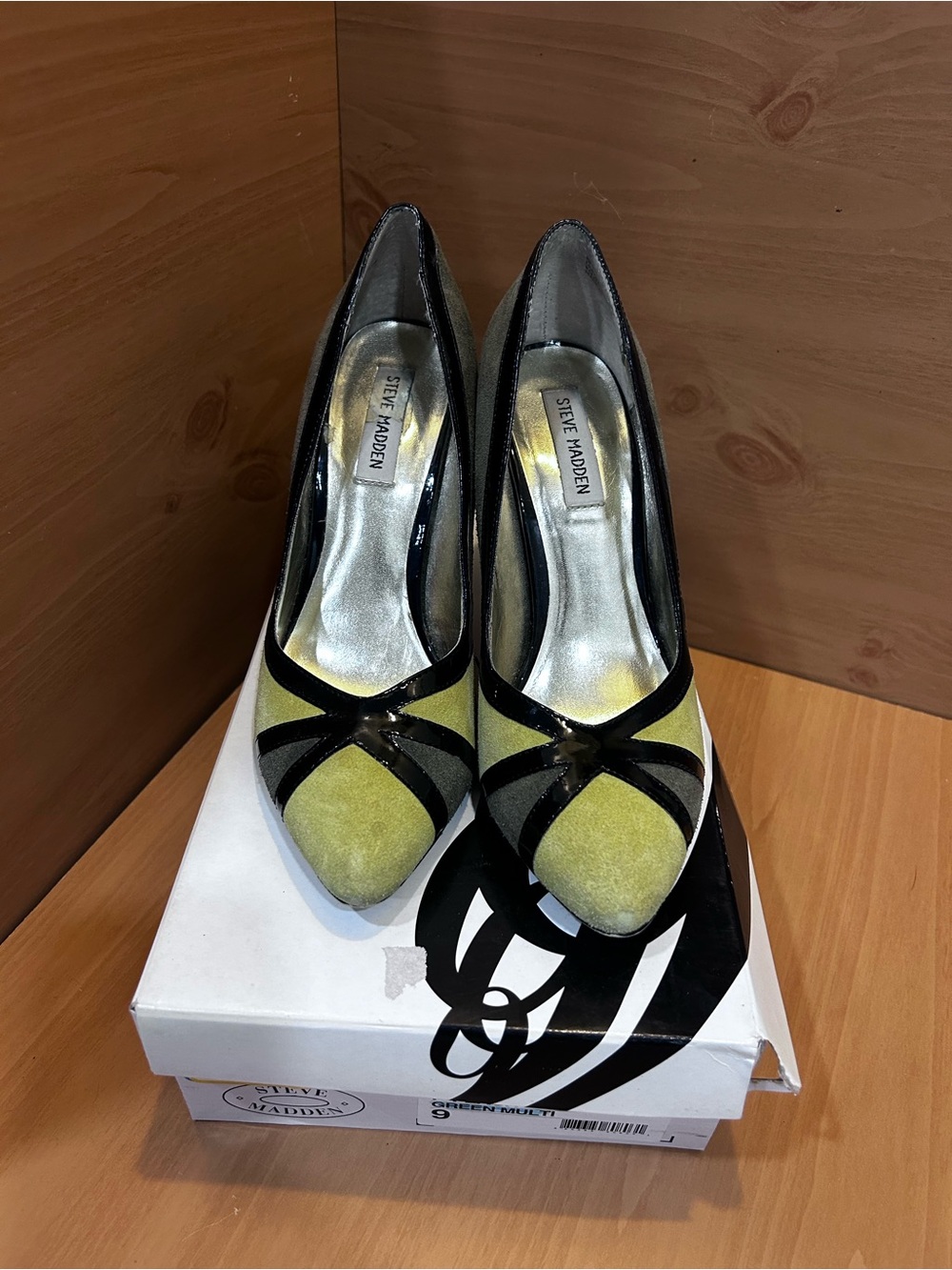 Steve Madden Yellow and Black Pointed-Toe Pumps